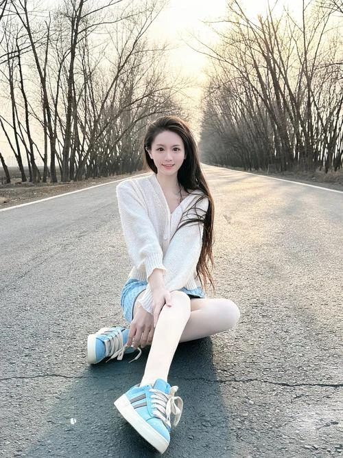 忱喑