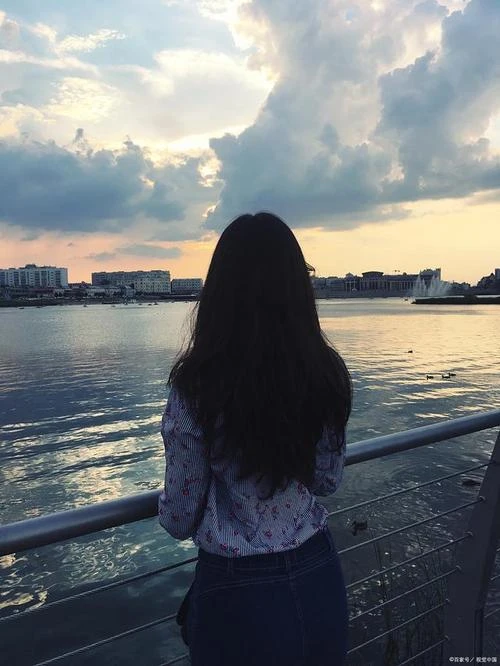 积羽成扇