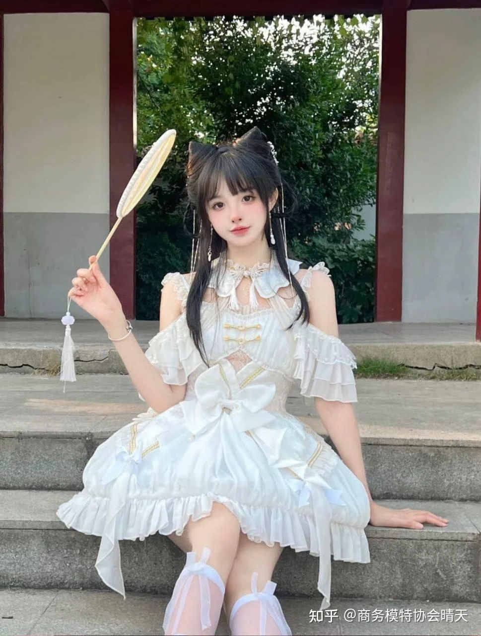 明日皎皎
