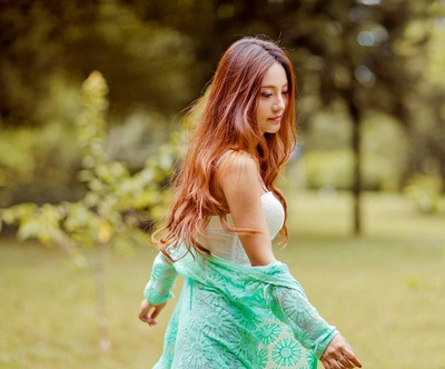 杨颖38岁晒美照火辣身材 暗较劲王思聪前任