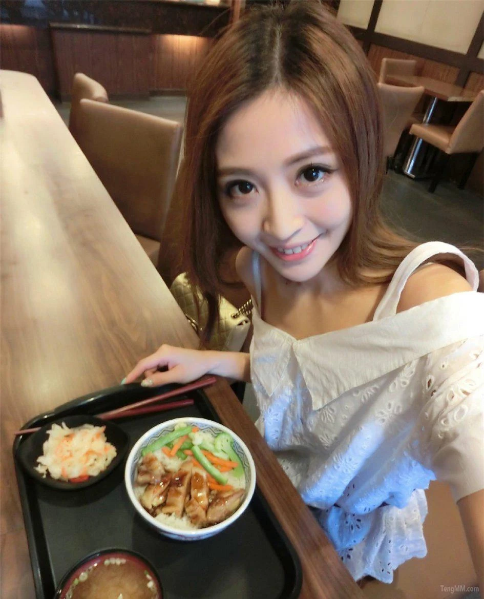 美食特辑展现双星共谱社交新篇章