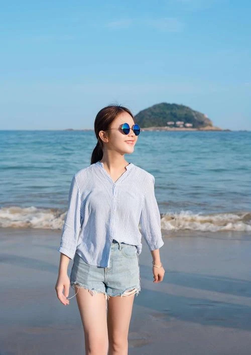 杨颖38岁晒美照火辣身材 暗较劲王思聪前任