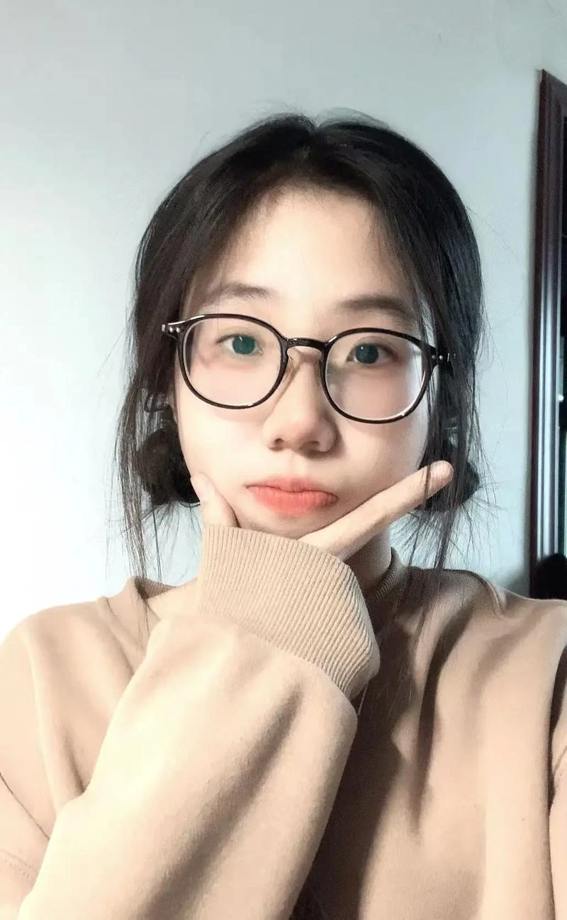爱吃黑全麦吐司的刁言