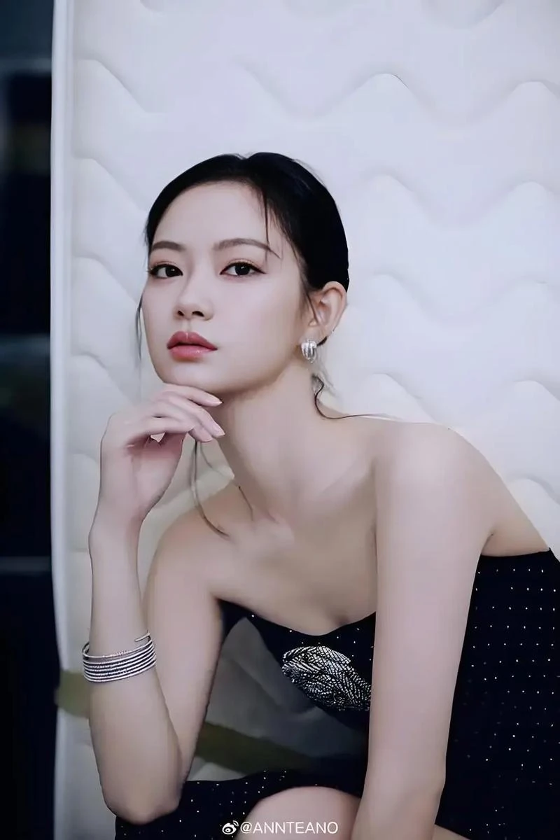 Selina莫以风