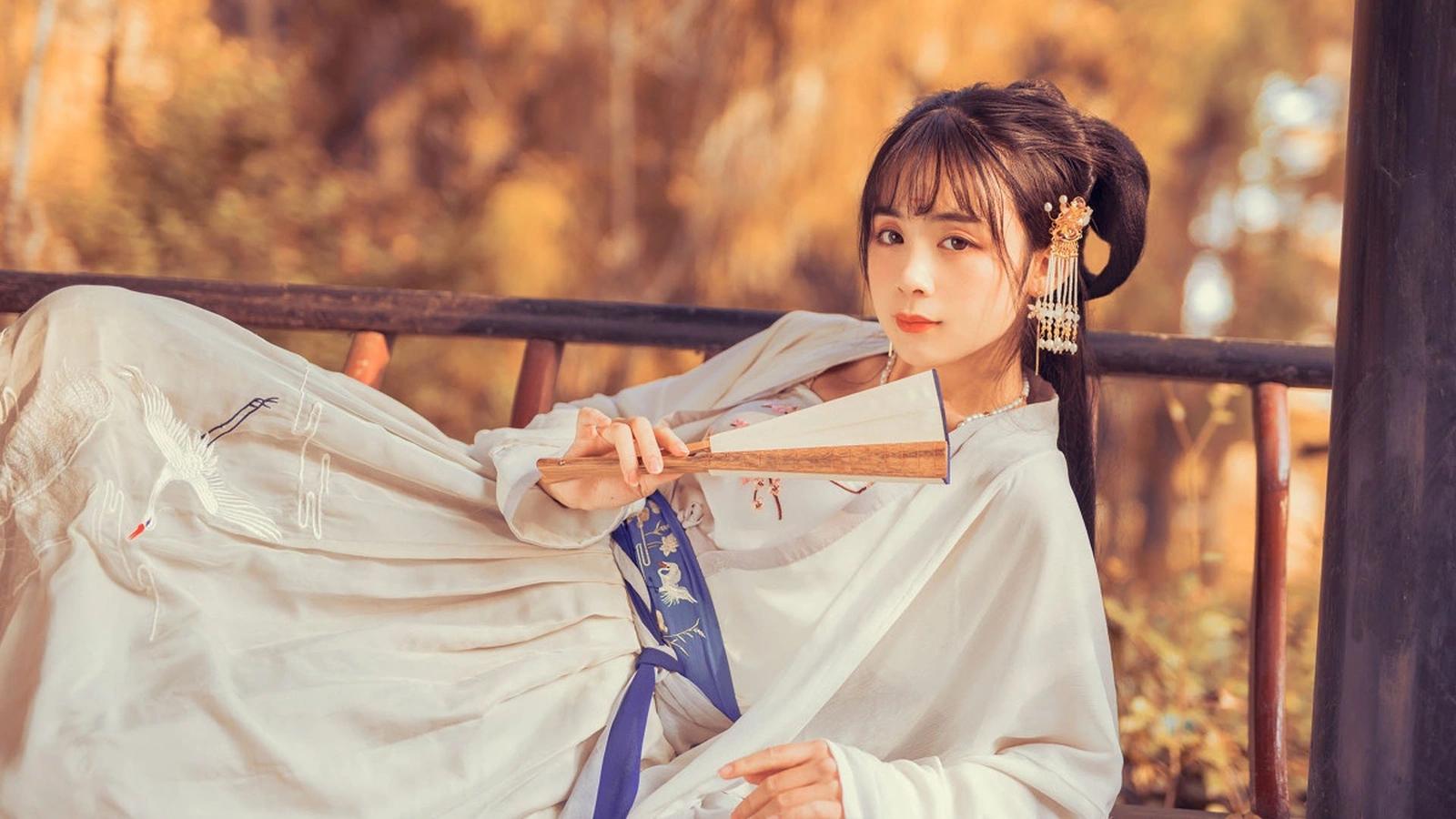 《魔都精兵的奴隶》动画海报，主角少女与少年契约场景